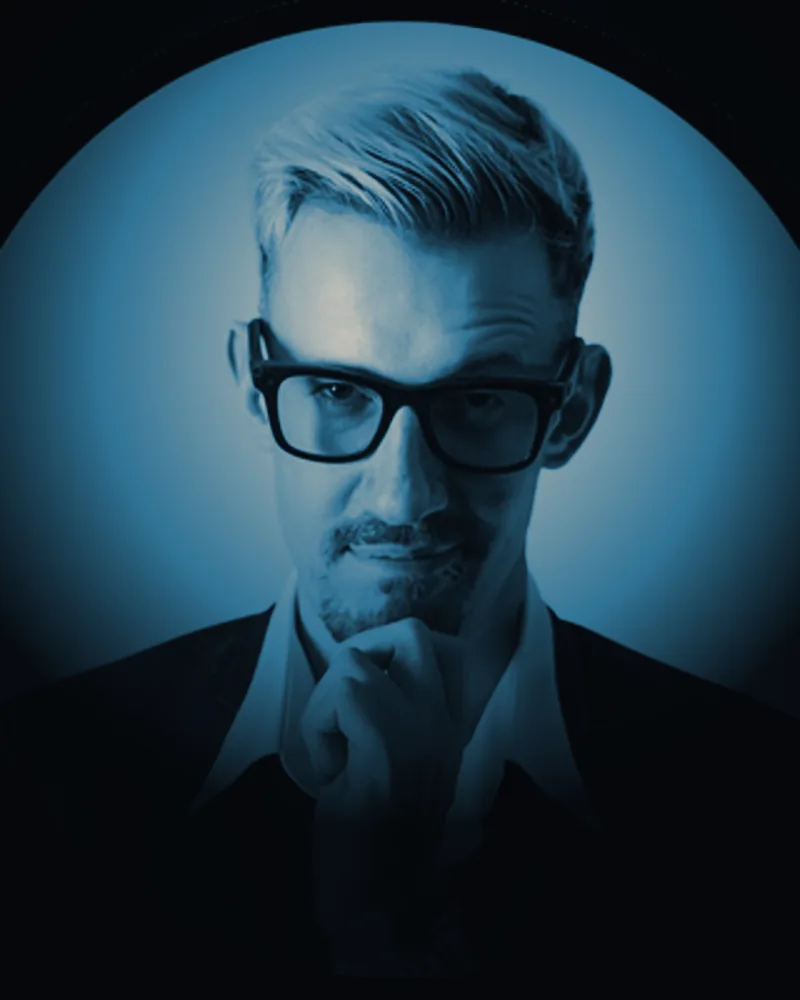 Portrait of Ash Simons, founder of Skalerz